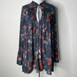 Free People Women's Blue So Fine Pebble Crepe Smocked Floral Tunic Size Small